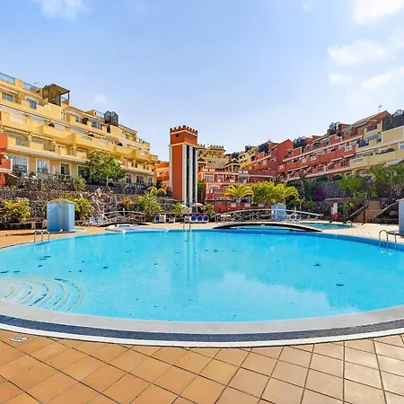 Granada Park Pool View Διαμέρισμα *